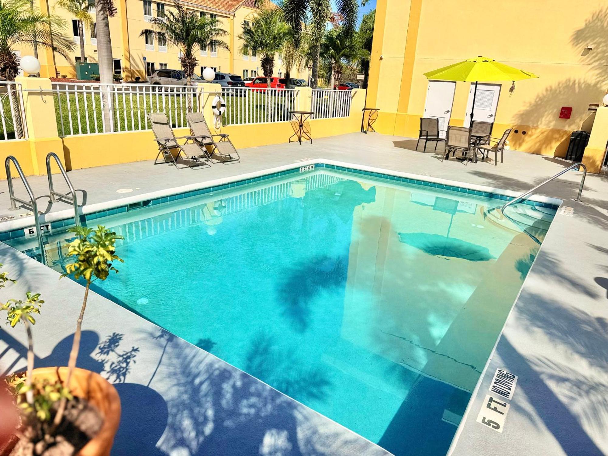 La Quinta By Wyndham Orlando Universal Area - Free Shuttle To Universal Luaran gambar