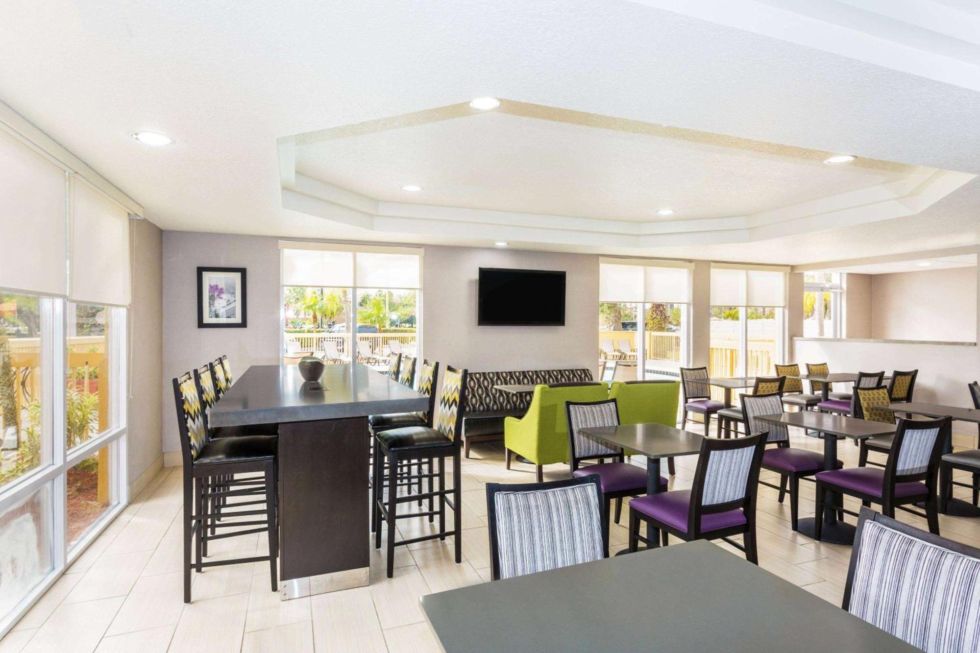 La Quinta By Wyndham Orlando Universal Area - Free Shuttle To Universal Luaran gambar