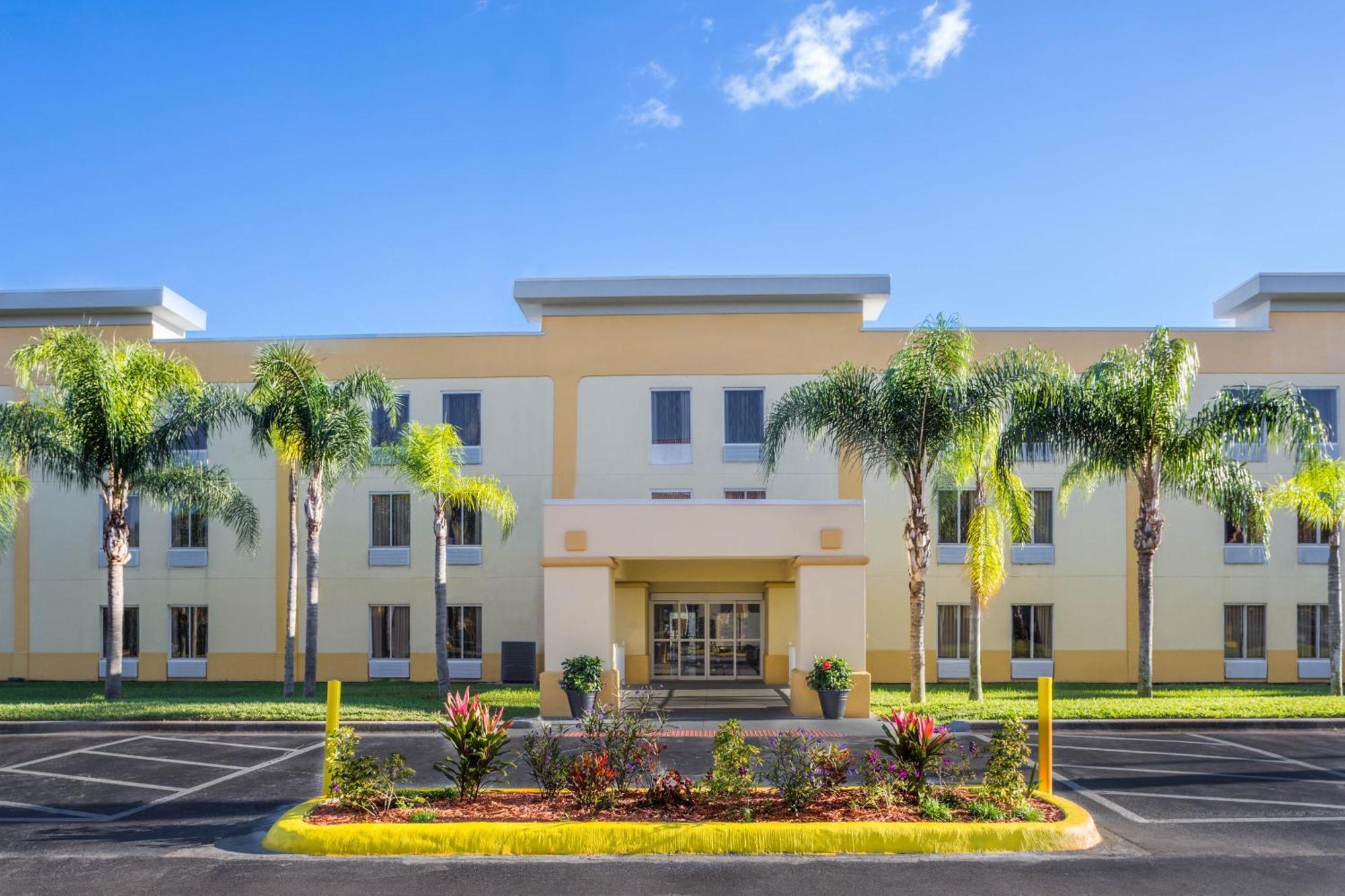 La Quinta By Wyndham Orlando Universal Area - Free Shuttle To Universal Luaran gambar