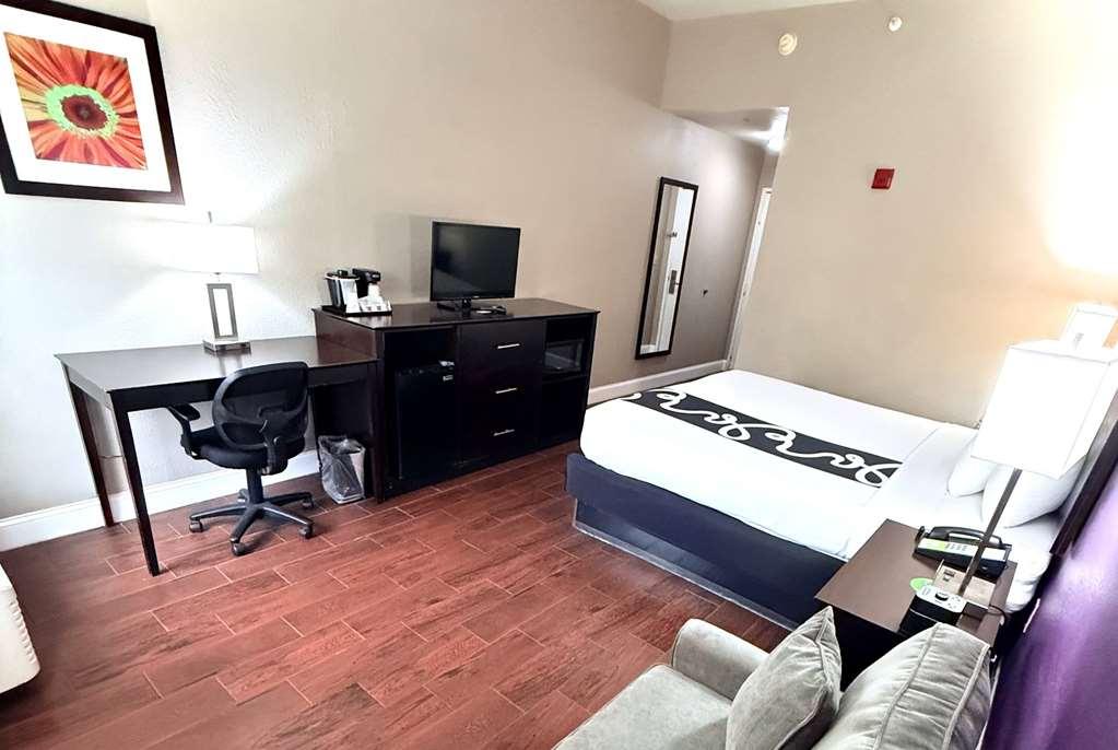 La Quinta By Wyndham Orlando Universal Area - Free Shuttle To Universal Bilik gambar